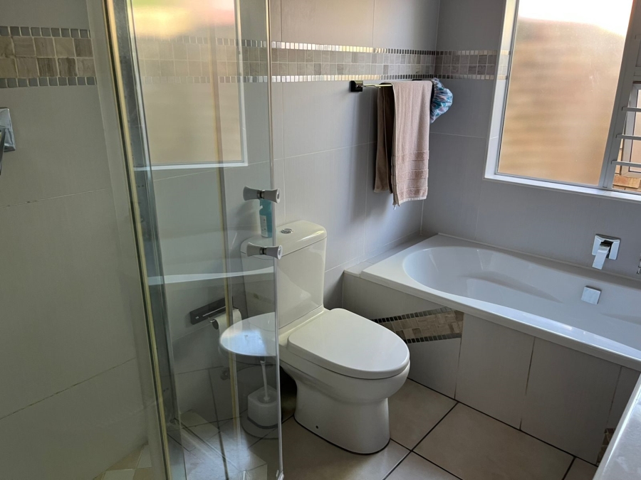 To Let 3 Bedroom Property for Rent in Langenhovenpark Free State
